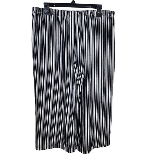 Joan Rivers Petite Womens Cropped Pants Size LP Pull On Striped Black Gray Wide - Picture 2 of 8